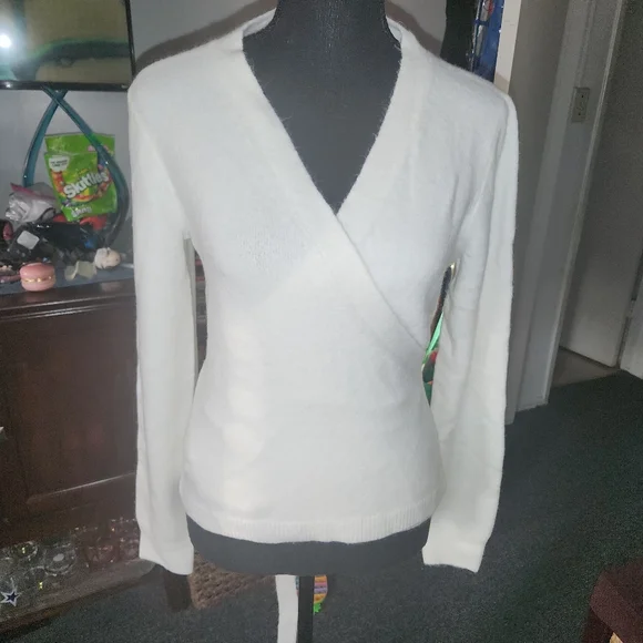 Wrap sweater - Picture 1 of 5